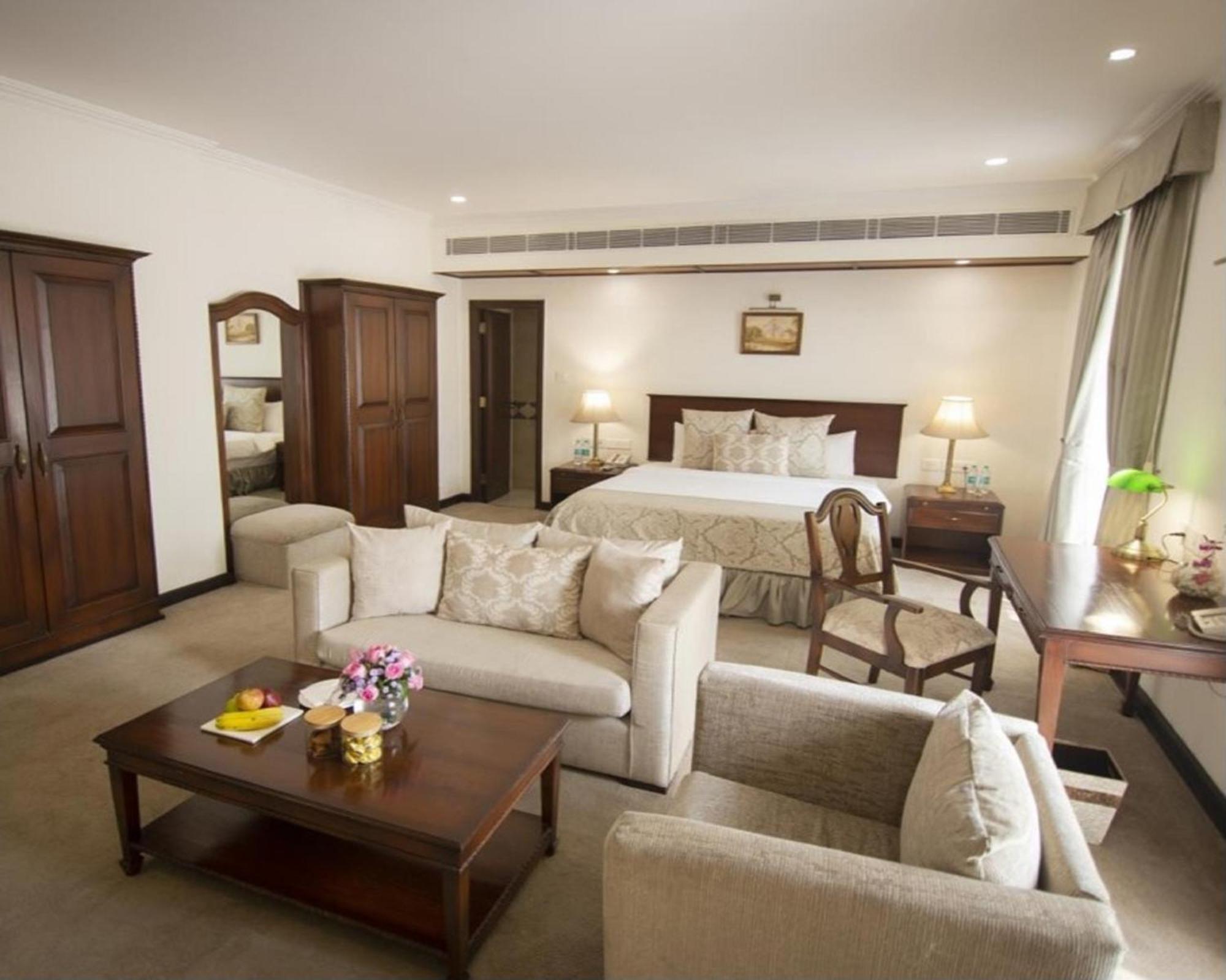 Hotel Ambassador, New Delhi - Ihcl Seleqtions Exterior foto A suite at the Taj Bengal